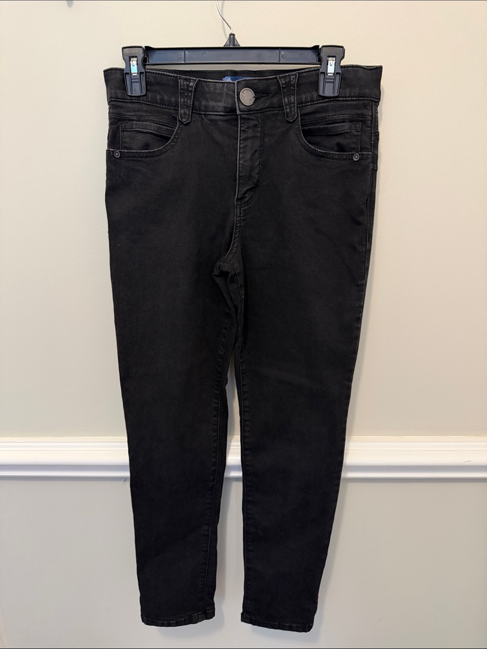 Democracy High-Rise Black Women's Skinny Jeans.   Size 8.    EUC
